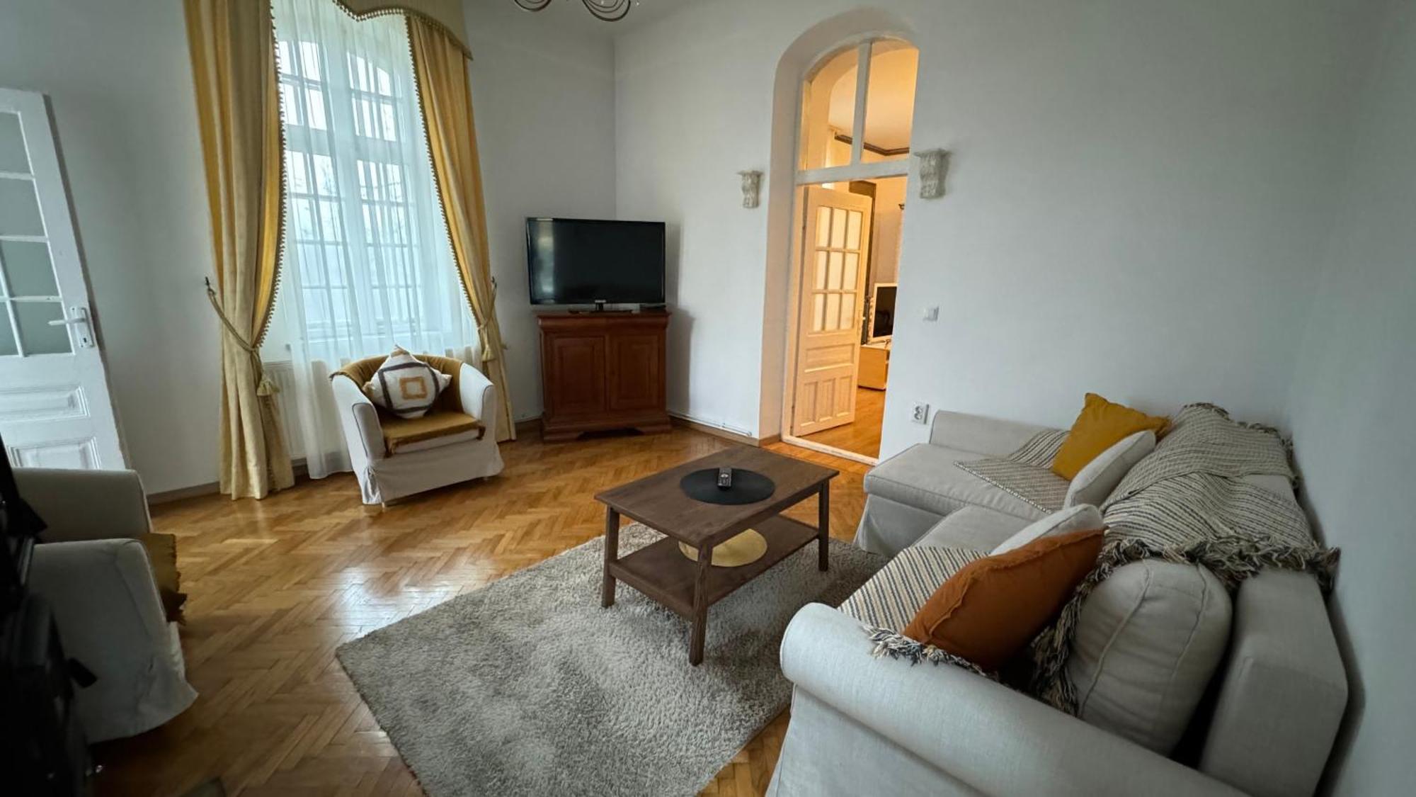 Castelul Cantacuzino Busteni Luaran gambar